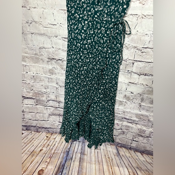 Small Abercrombie & Fitch green floral wrap dress - Picture 4 of 7